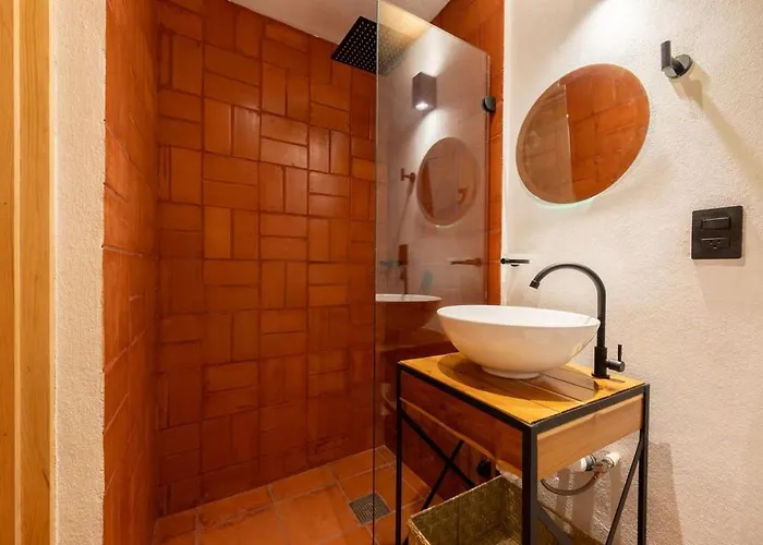 Dh7 Amazing 2beds Full In Zocalo Location *