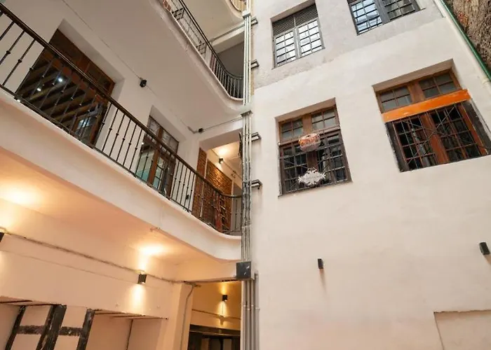 Dh7 Amazing 2beds Full In Zocalo Location *